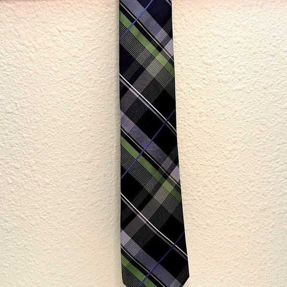 Michael Kors MEN'S TIE BLUE AND GREEN/STRIPED WIDTH: 3" LENGTH: 58" SLIM - Picture 8 of 8
